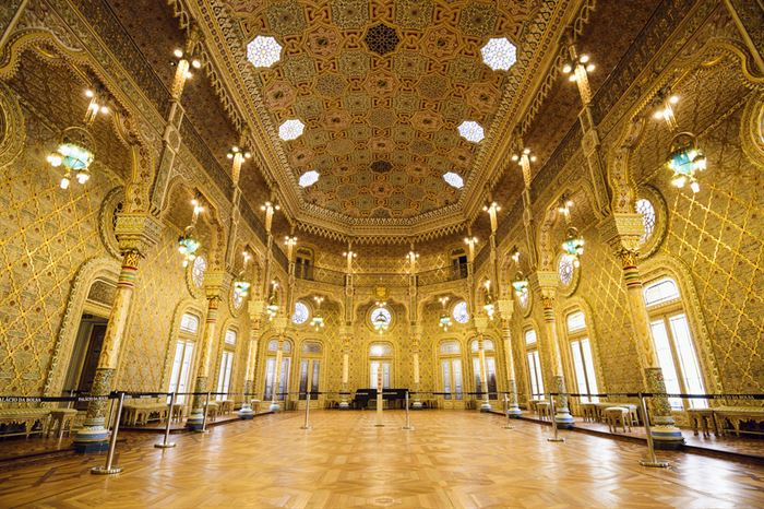 Salon Arabe doré du Palais de la Bourse à Porto style néo-mauresque.