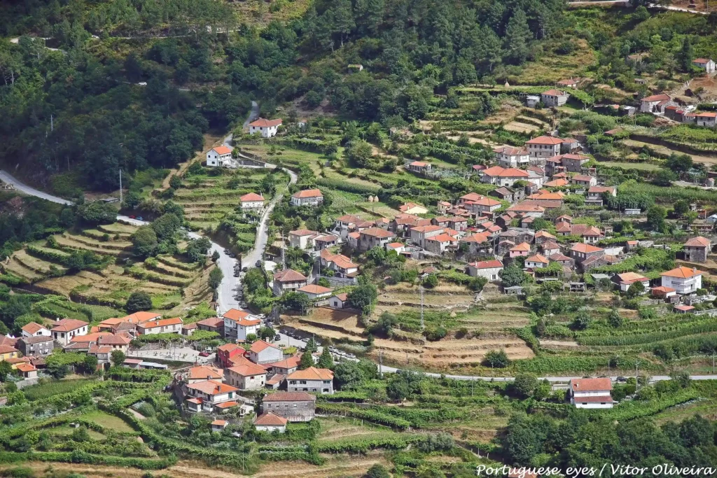 Photographie du village de Sistelo dans le parc naturel national du Peneda-Gerês au Portugal. 
