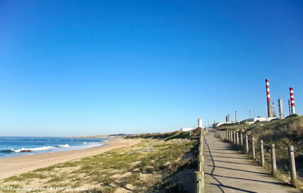 Photographie de la place do Attero à Leça da Palmeira (Matosinhos), proche de Porto au Portugal.