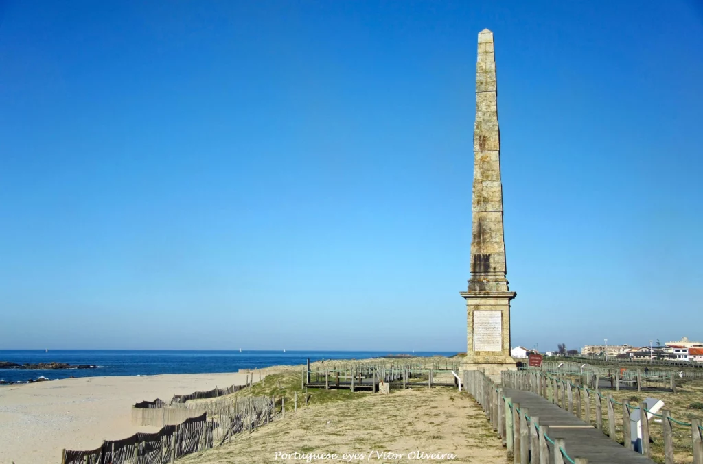 Photographie de la plage de la Mémoire (Praia da Memoria) à Leça da Palmeira (Matosinhos), proche de Porto au Portugal.